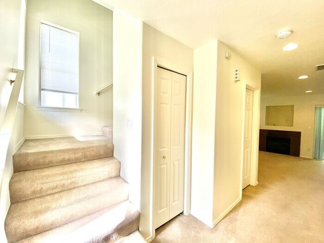Building Photo - 3056 Lazy River Dr