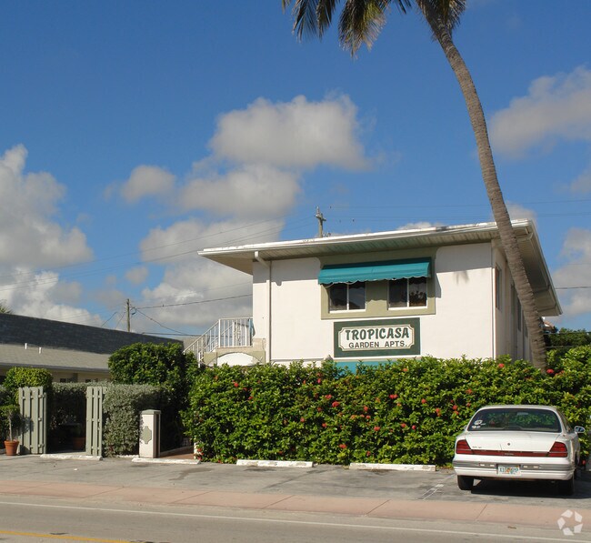 Building Photo - Tropicasa Garden Apartments