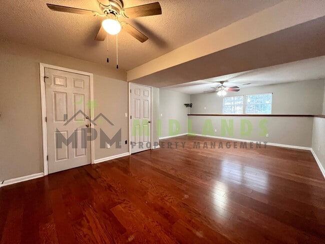 Building Photo - 844 Bentley Dr