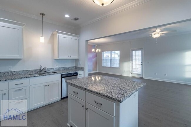 Building Photo - 260 Rutledge Dr