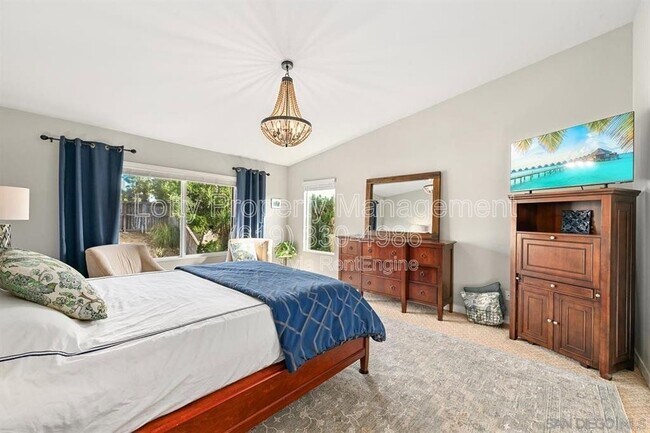 Building Photo - 3231 Canyon View Dr