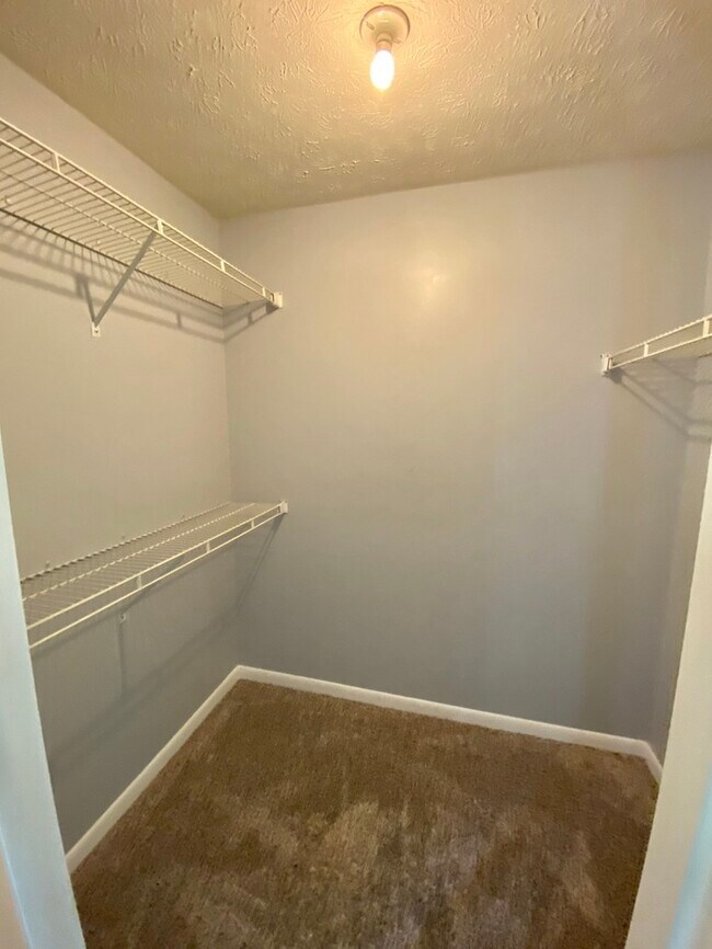 Building Photo - 27 Rio Grande Cir