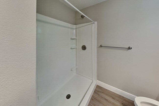 Building Photo - 7961 N Primrose Dr