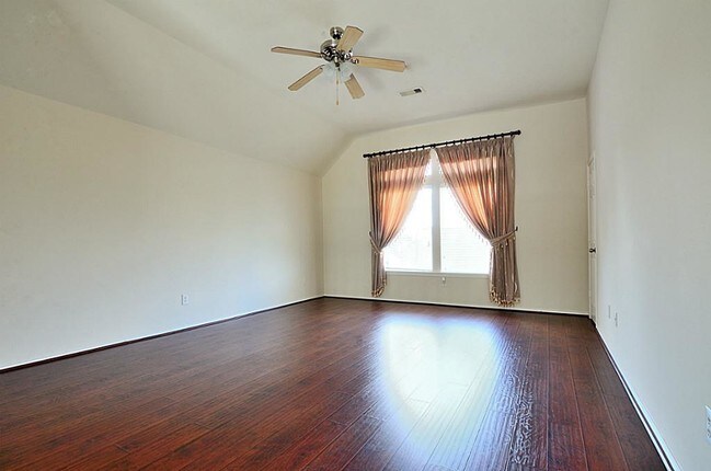 Building Photo - 20919 Field Manor Ln