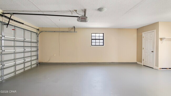 Building Photo - 807 White Oak Ct