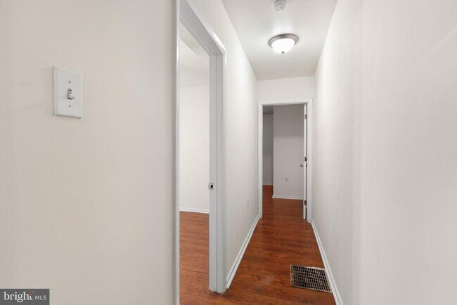 Building Photo - 240 W Girard Ave