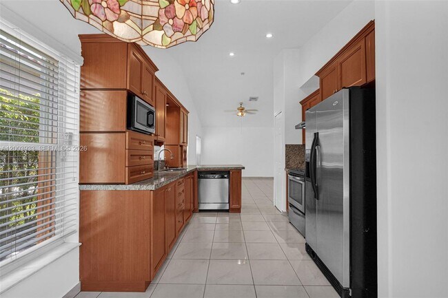 Building Photo - 358 SW 163rd Ave