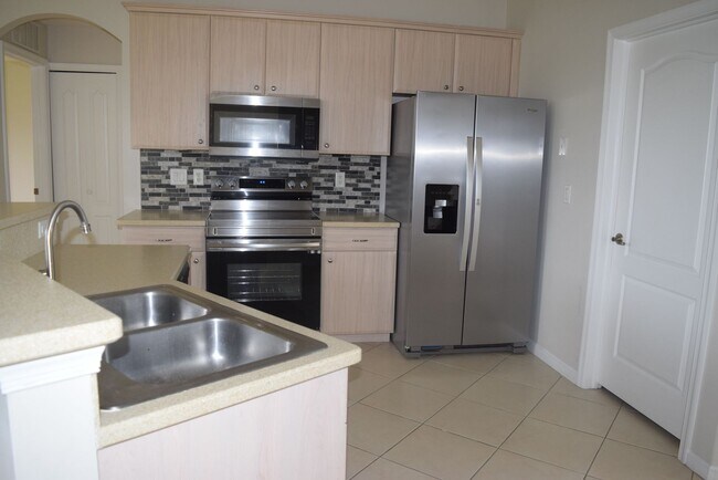 Building Photo - Stunning upgraded and immaculately maintained 3/2/2 home close to Gatlin I-95