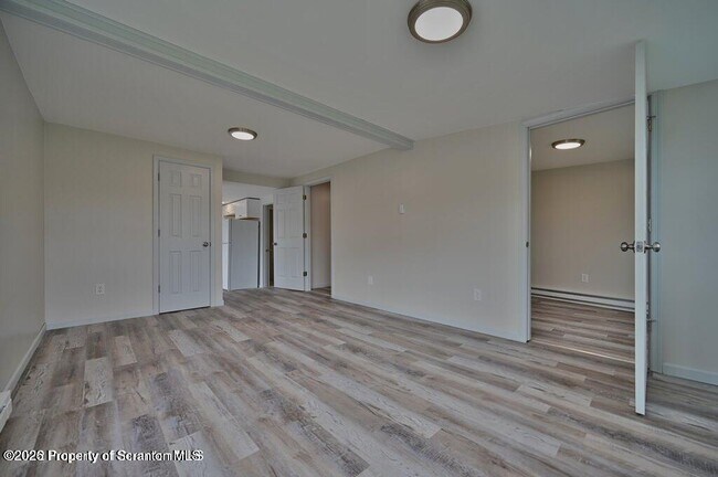 Building Photo - 200 Center St