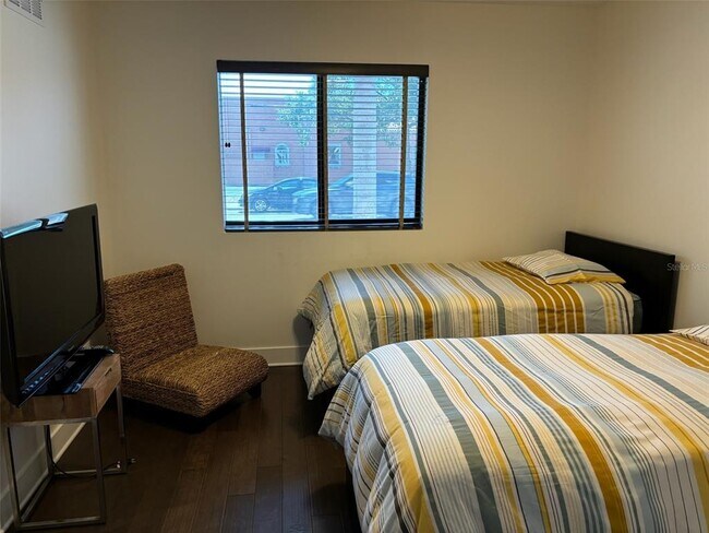 Building Photo - 130 8th St N