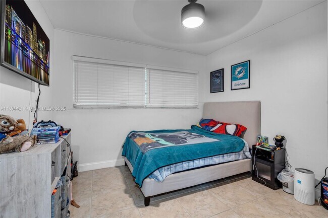 Building Photo - 15400 SW 84th Ave