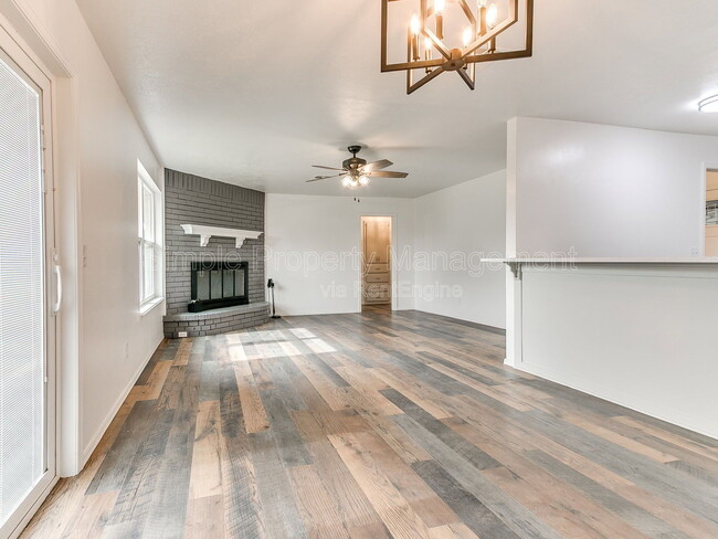 Building Photo - 2401 Fedderson Dr