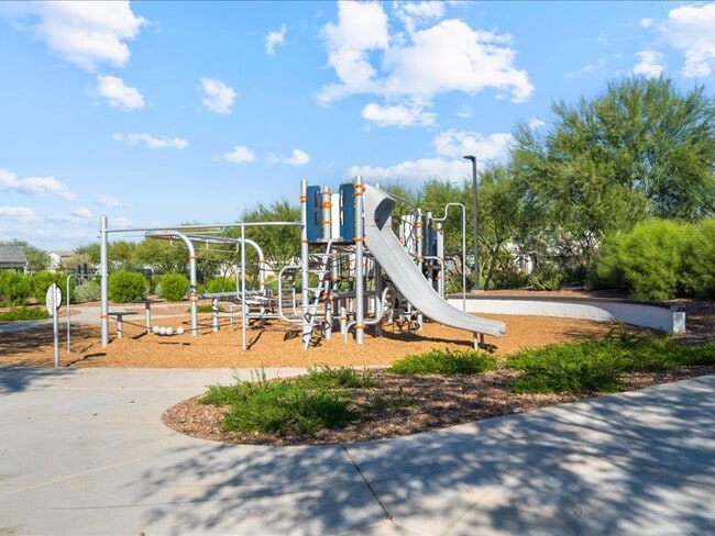 Building Photo - 5053 E Anderson Dr