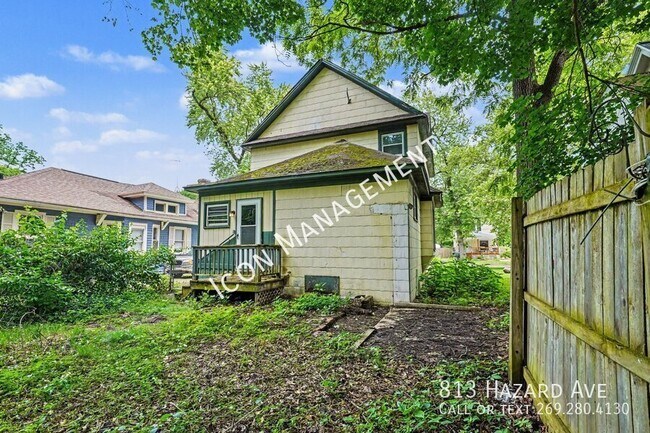 Building Photo - 813 Hazard Ave