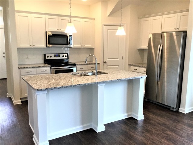 Building Photo - 222 Dogwood Cir