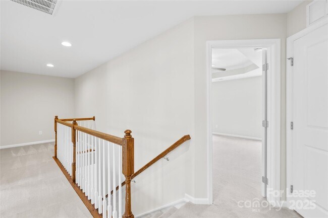 Building Photo - 7433 White Elm Ln
