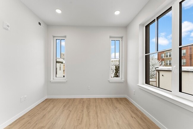 Building Photo - 24-28 Mt Pleasant St