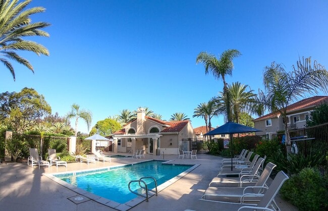 Building Photo - Unfurnished - Upgraded Condo -The Bluffs a...
