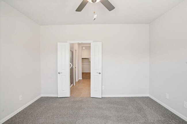 Building Photo - 516 Ezra Ln