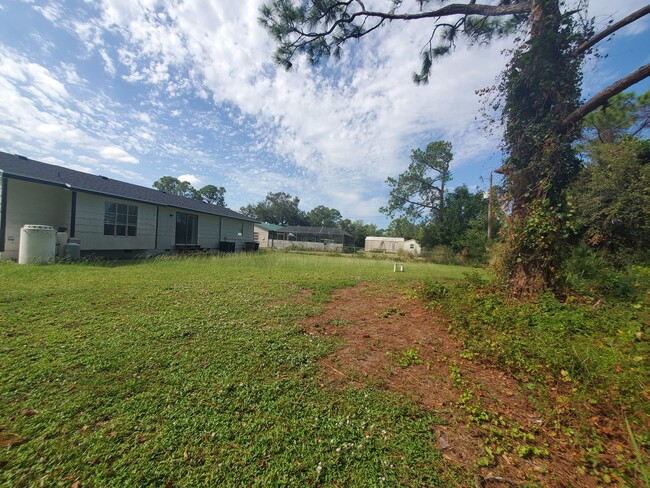 Building Photo - RECENTLY REDUCED!!!!  MOVE IN SPECIAL 25% ...