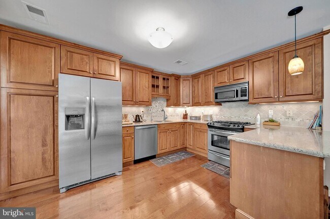 Building Photo - 307 Bollen Ct