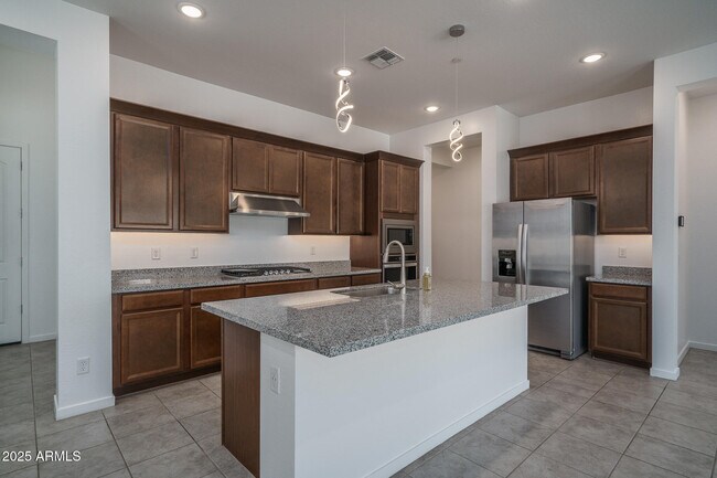 Building Photo - 14084 W Desert Flower Dr