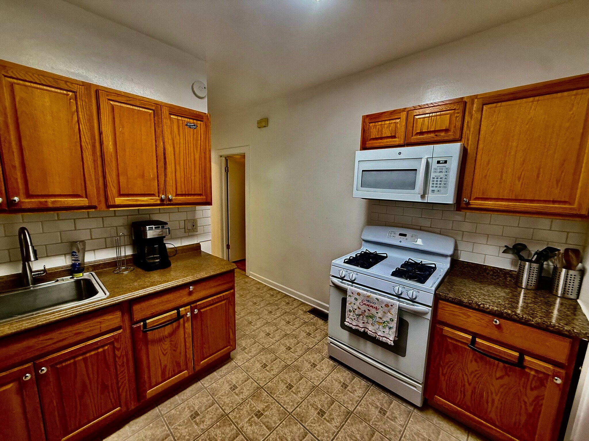 Building Photo - 829 Mulford Street