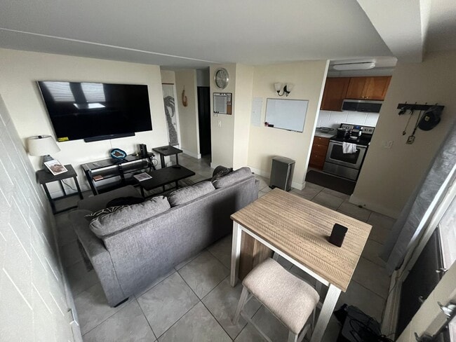 Building Photo - Pearl City 2BR Condo – Near Pearl Harbor – Parking Included – Available Now