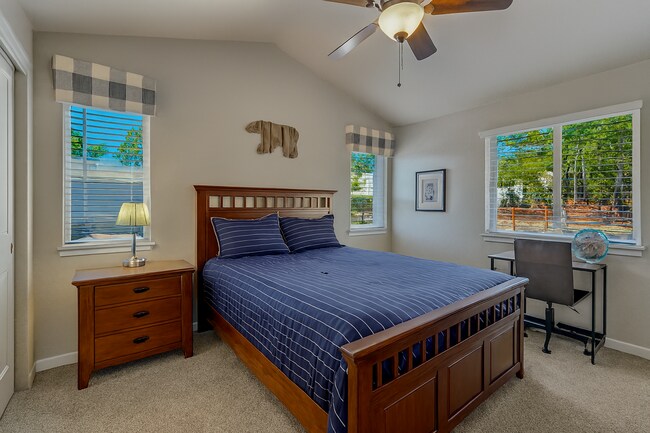 Building Photo - LUXIOUROUS 6 BED/6 BATH HOME IN SANCTUARY ...