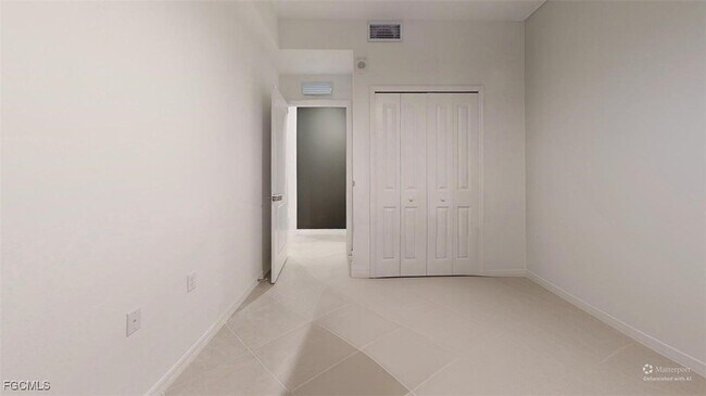 Building Photo - 15375 Grn Acrs Ave