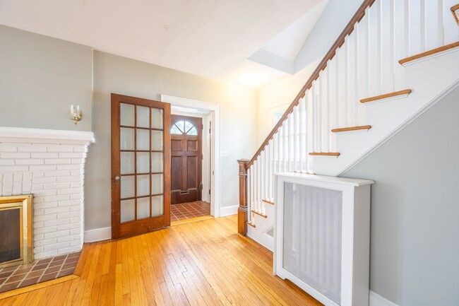 Building Photo - Charming 3-Bedroom Home in the Heart of Sp...