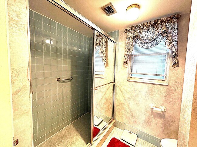 Building Photo - 3951 Via Poinciana