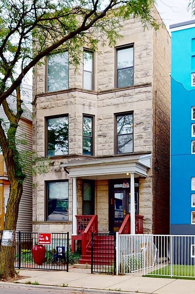 1127 W Patterson Ave 1127 W Patterson Ave Chicago IL 60613