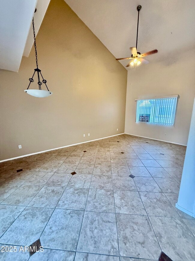 Building Photo - 8044 W Beck Ln