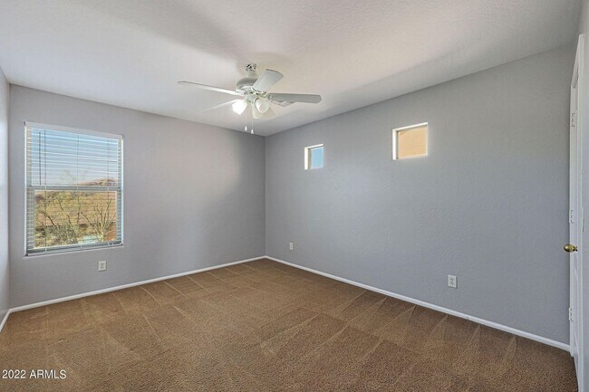 Building Photo - Gorgeous 5 Bedroom home with 3 Bathrooms and 3 car garage in Tolleson