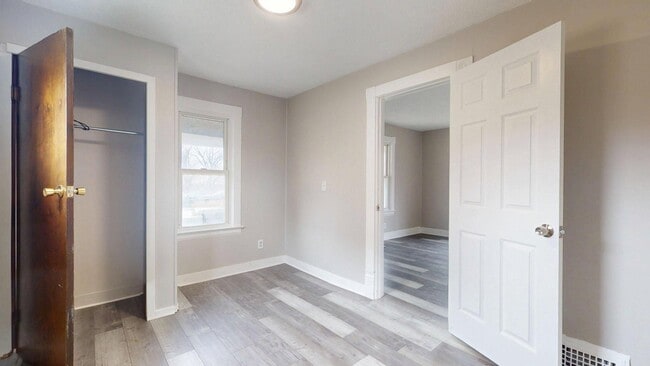 Building Photo - Lorain 2 Bedroom Single Family Home