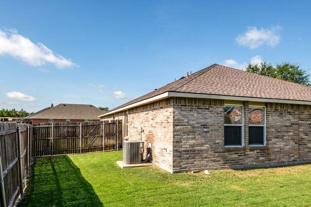 Building Photo - 25 Larkspur Dr