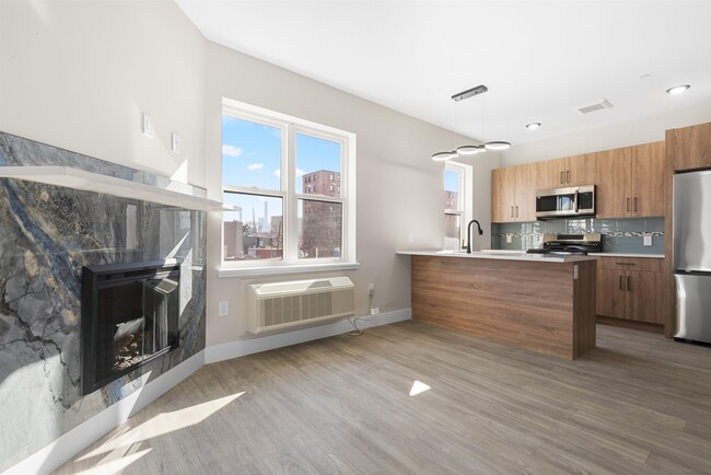Building Photo - 212 70th St
