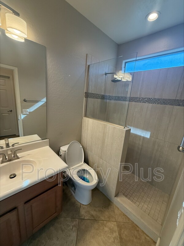 Building Photo - 8355 W Molly Ln