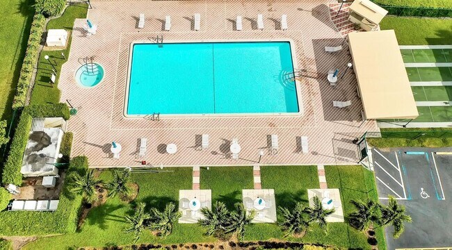 Building Photo - 2331 Croton Ln