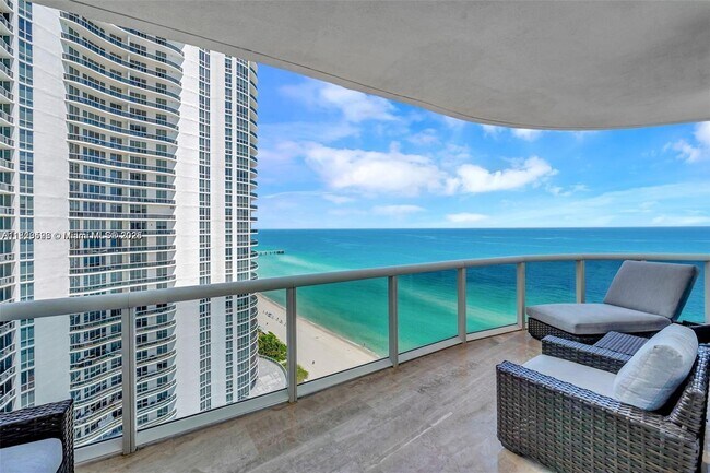 Building Photo - 15901 Collins Ave