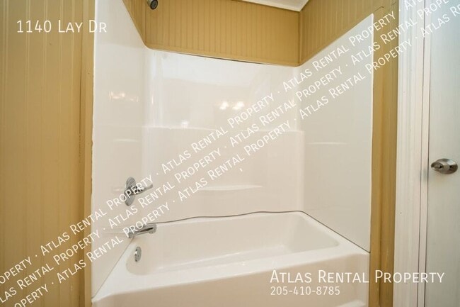 Building Photo - 1140 Lay Dr