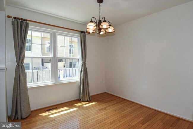 Building Photo - 2304 Hunters Square Ct