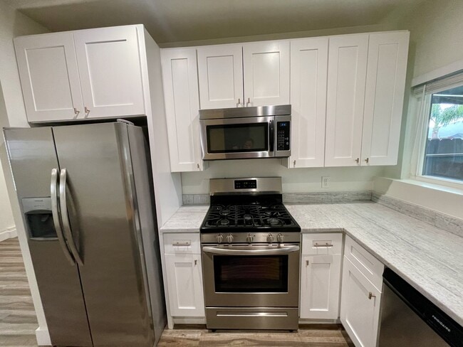 Building Photo - 9556 Cecilwood Dr