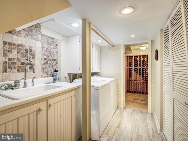 Building Photo - 3808 Cathedral Ave NW