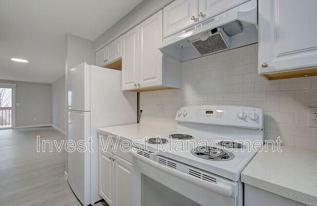 Building Photo - 224 NW 12th Ave