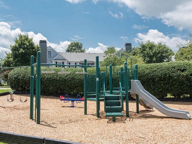 Building Photo - 261 Veterans Pkwy