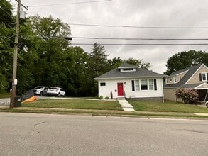 Building Photo - Charming Bungalow