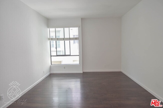 Building Photo - 1727 Glendon Ave