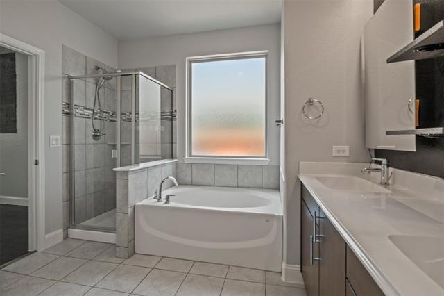 Building Photo - 1017 Chatsworth Dr